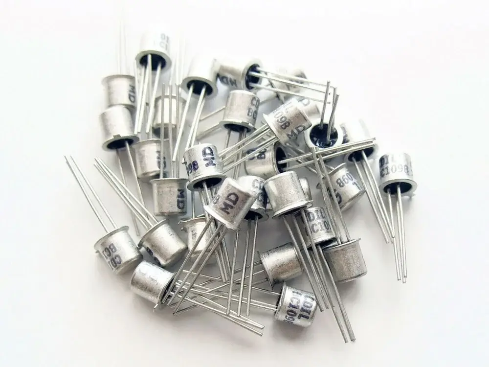 BC 109 BJT Transistor NPN 200 mA  25 V  THT  TO-18