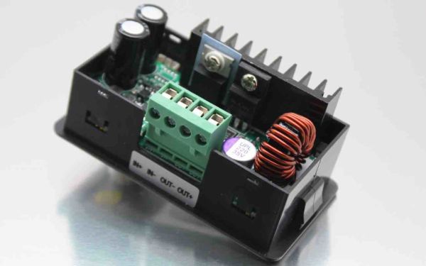 DPS-3003 Kutulu 0.32V 5A Programlanabilir Power Supply Modül